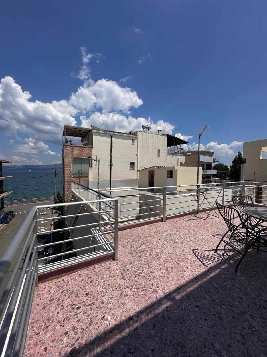 Beach Front Apartment Nea Palatia Exterior foto