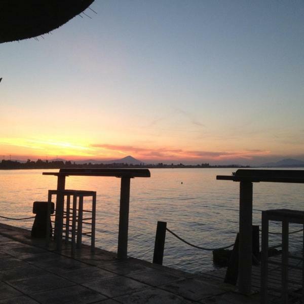 Beach Front Apartment Nea Palatia Exterior foto